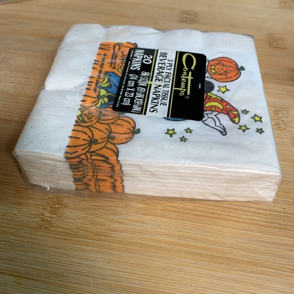 Vintage NEW Disney Halloween Wizard Mickey Mouse Party Beverage 20 Napkins 3 ply - Picture 4 of 4